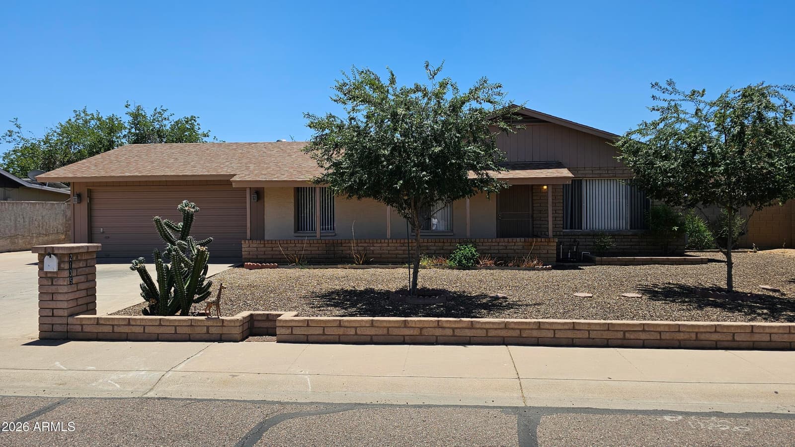 2135 W MAPLE Drive, Phoenix, AZ 85027 — photo 1 of 24