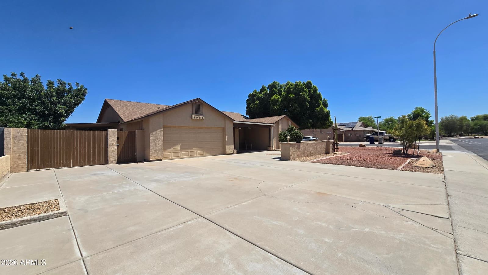 8002 W MARYLAND Avenue, Glendale, AZ 85303 — photo 6 of 47