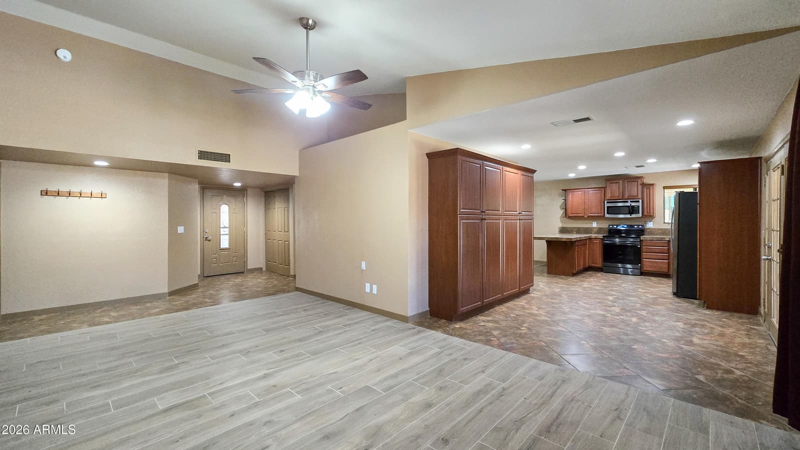 8002 W MARYLAND Avenue, Glendale, AZ 85303 — photo 12 of 47