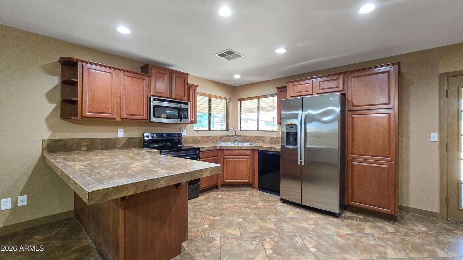 8002 W MARYLAND Avenue, Glendale, AZ 85303 — photo 15 of 47