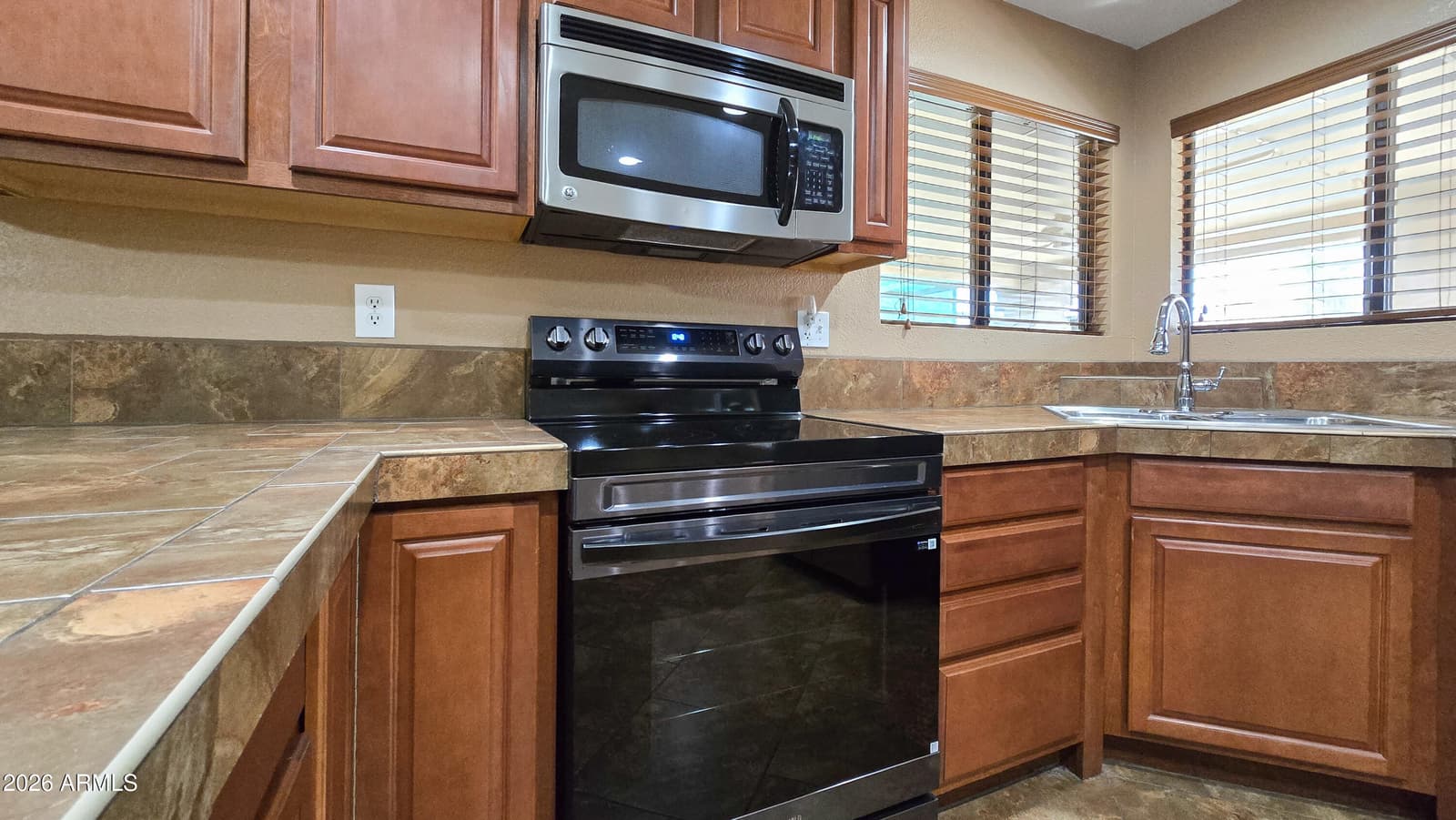 8002 W MARYLAND Avenue, Glendale, AZ 85303 — photo 16 of 47