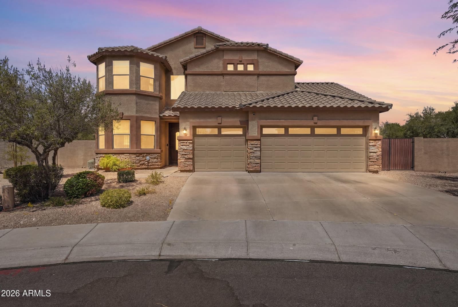 8371 W SPUR Drive, Peoria, AZ 85383