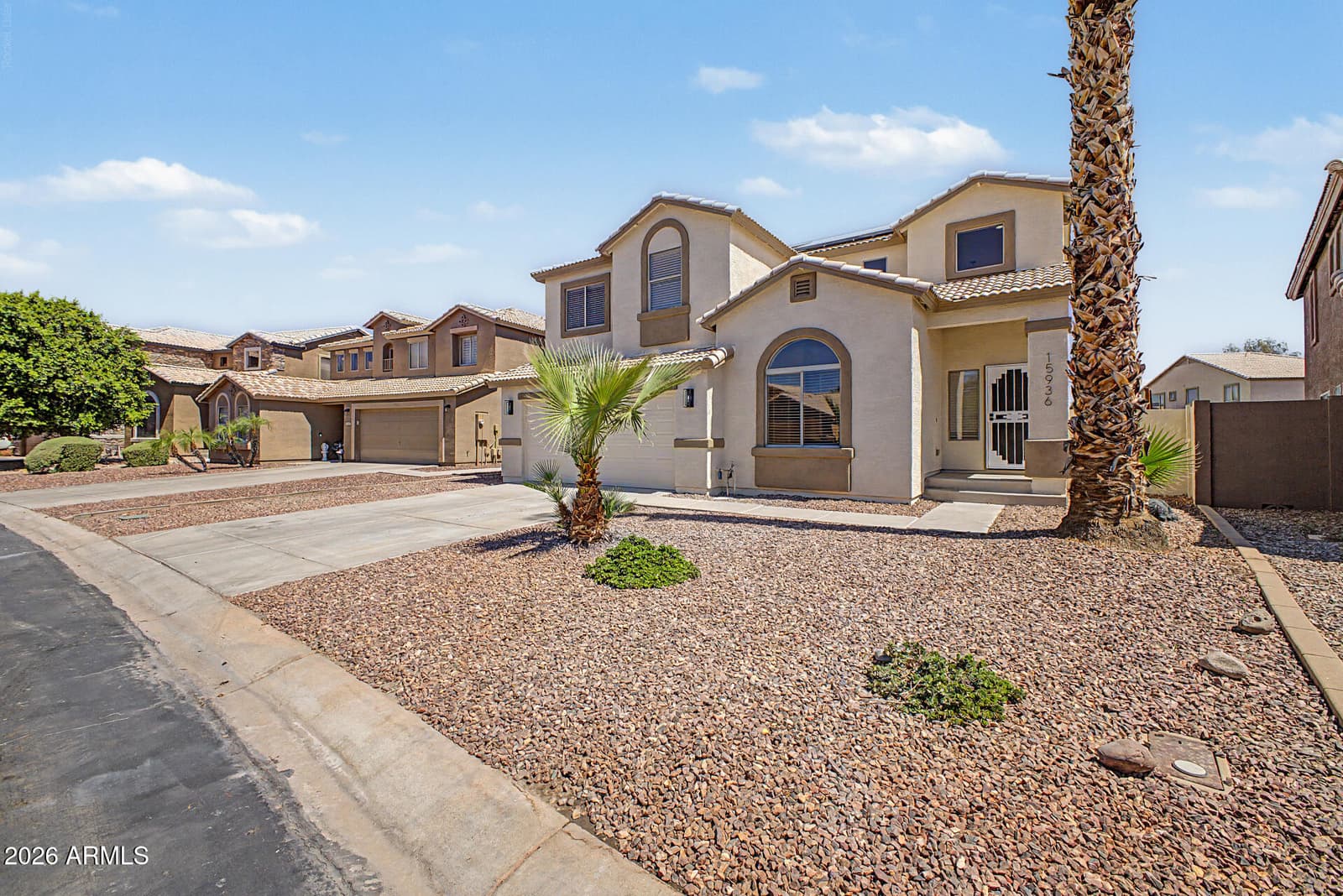 15936 W CENTRAL Street, Surprise, AZ 85374 — photo 3 of 32