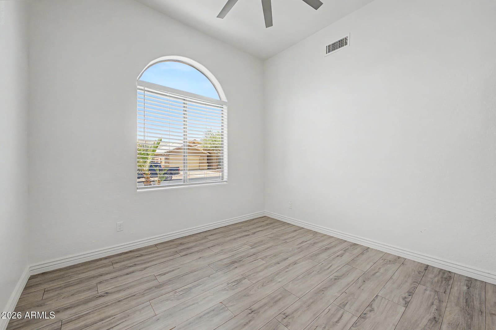 15936 W CENTRAL Street, Surprise, AZ 85374 — photo 7 of 32