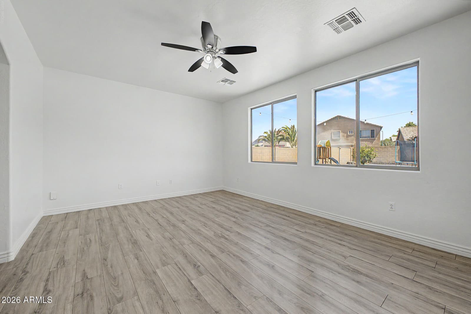 15936 W CENTRAL Street, Surprise, AZ 85374 — photo 8 of 32