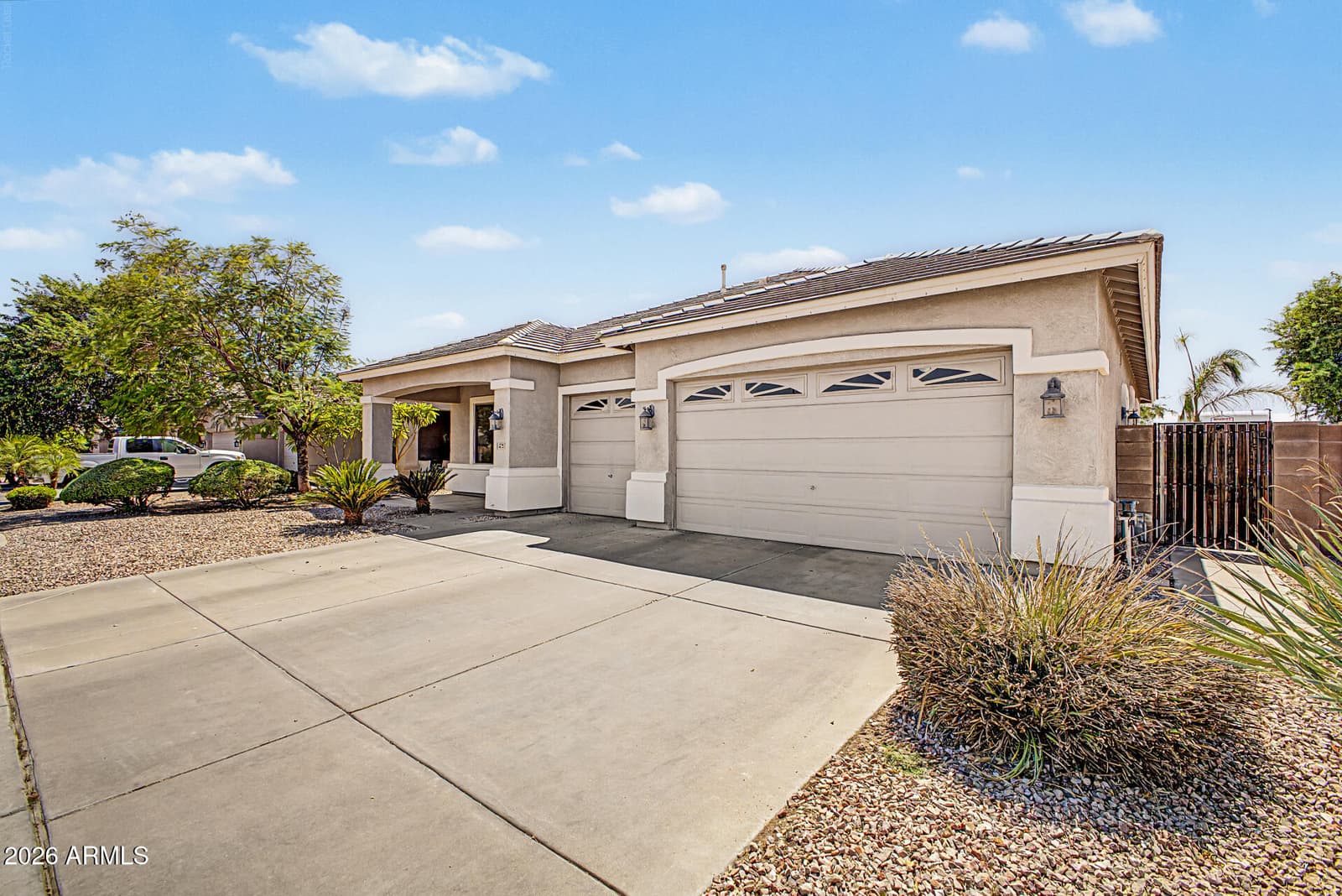 5722 N LAGUNA Drive, Litchfield Park, AZ 85340 — photo 2 of 43