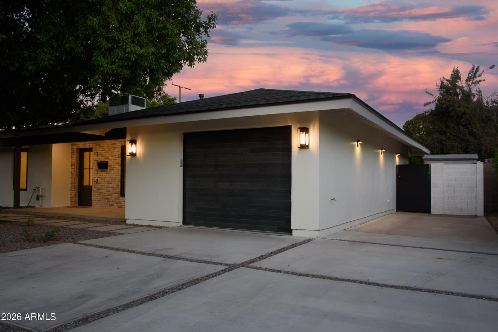 1117 W VERMONT Avenue, Phoenix, AZ 85013 — photo 4 of 58