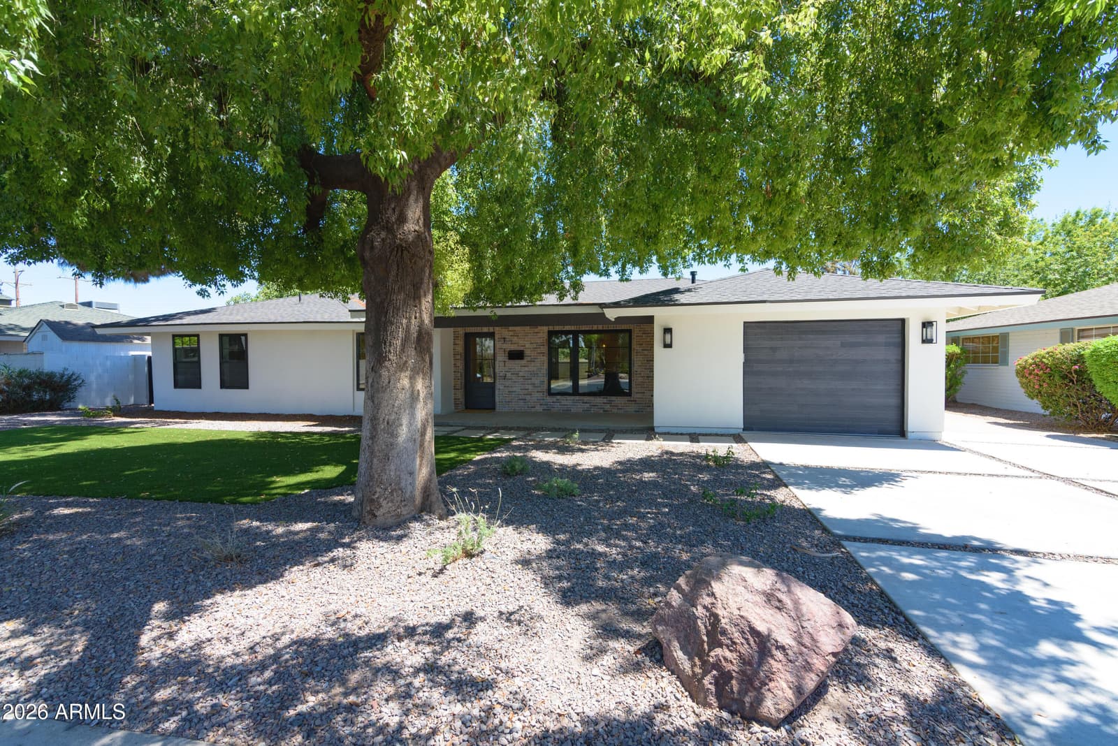 1117 W VERMONT Avenue, Phoenix, AZ 85013 — photo 5 of 58