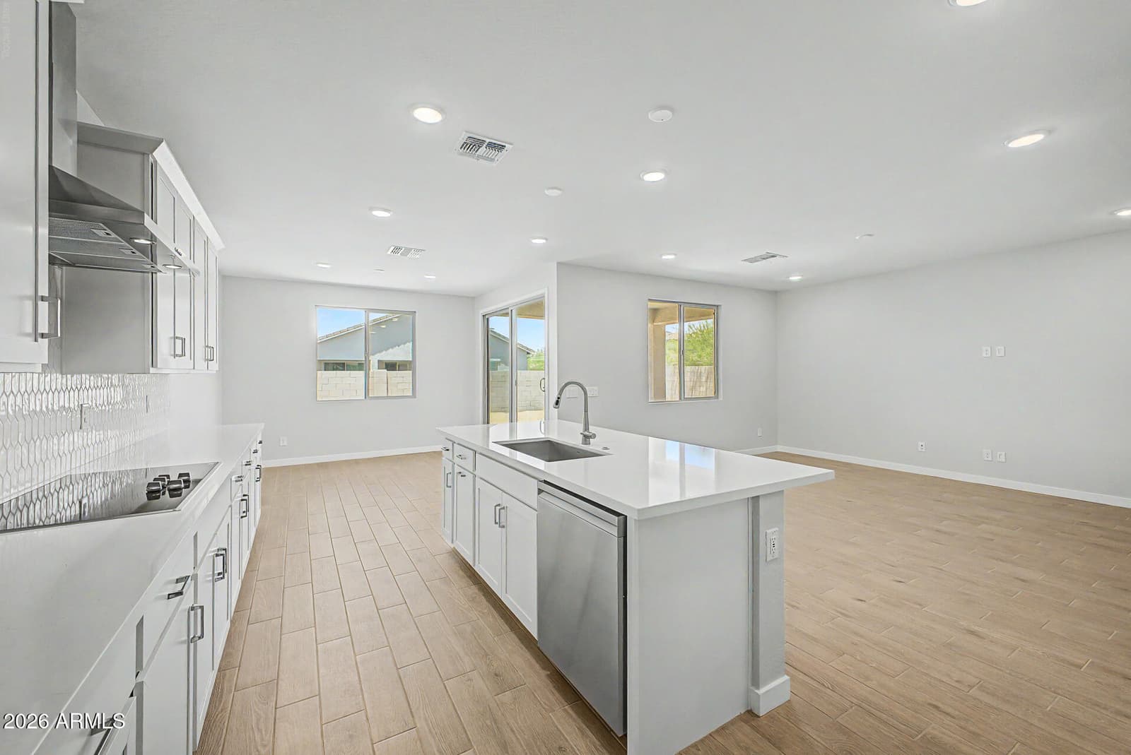 31564 N SINGING MEADOW Lane, San Tan Valley, AZ 85143 — photo 6 of 17