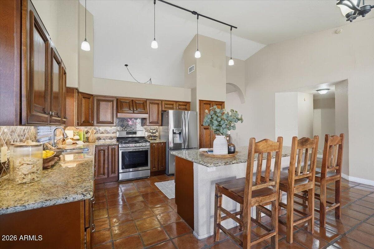 4346 W MISTY WILLOW Lane, Glendale, AZ 85310 — photo 4 of 59