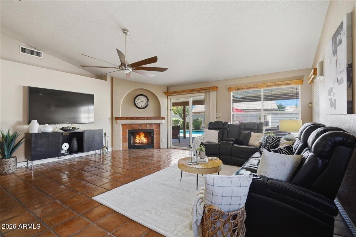 4346 W MISTY WILLOW Lane, Glendale, AZ 85310 — photo 5 of 59