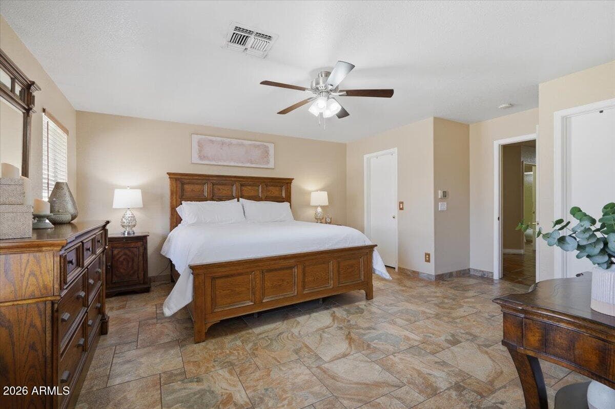 4346 W MISTY WILLOW Lane, Glendale, AZ 85310 — photo 6 of 59
