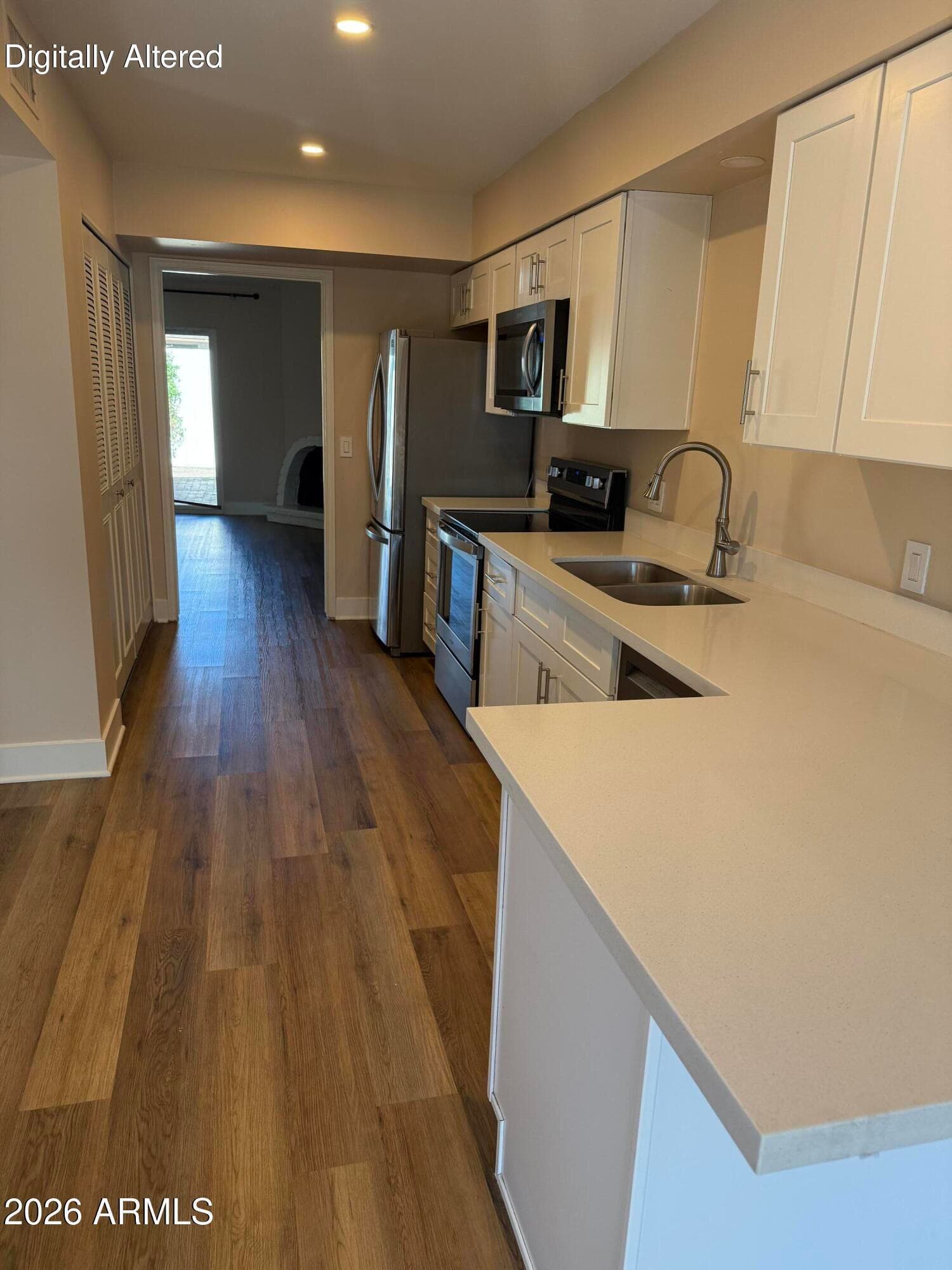 4326 N 28TH Way, Phoenix, AZ 85016 — photo 3 of 7