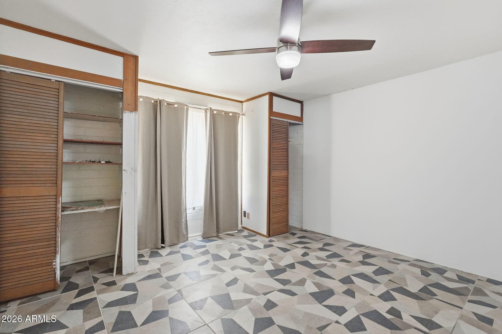 410 W PARKWAY Boulevard, Tempe, AZ 85281 — photo 21 of 46