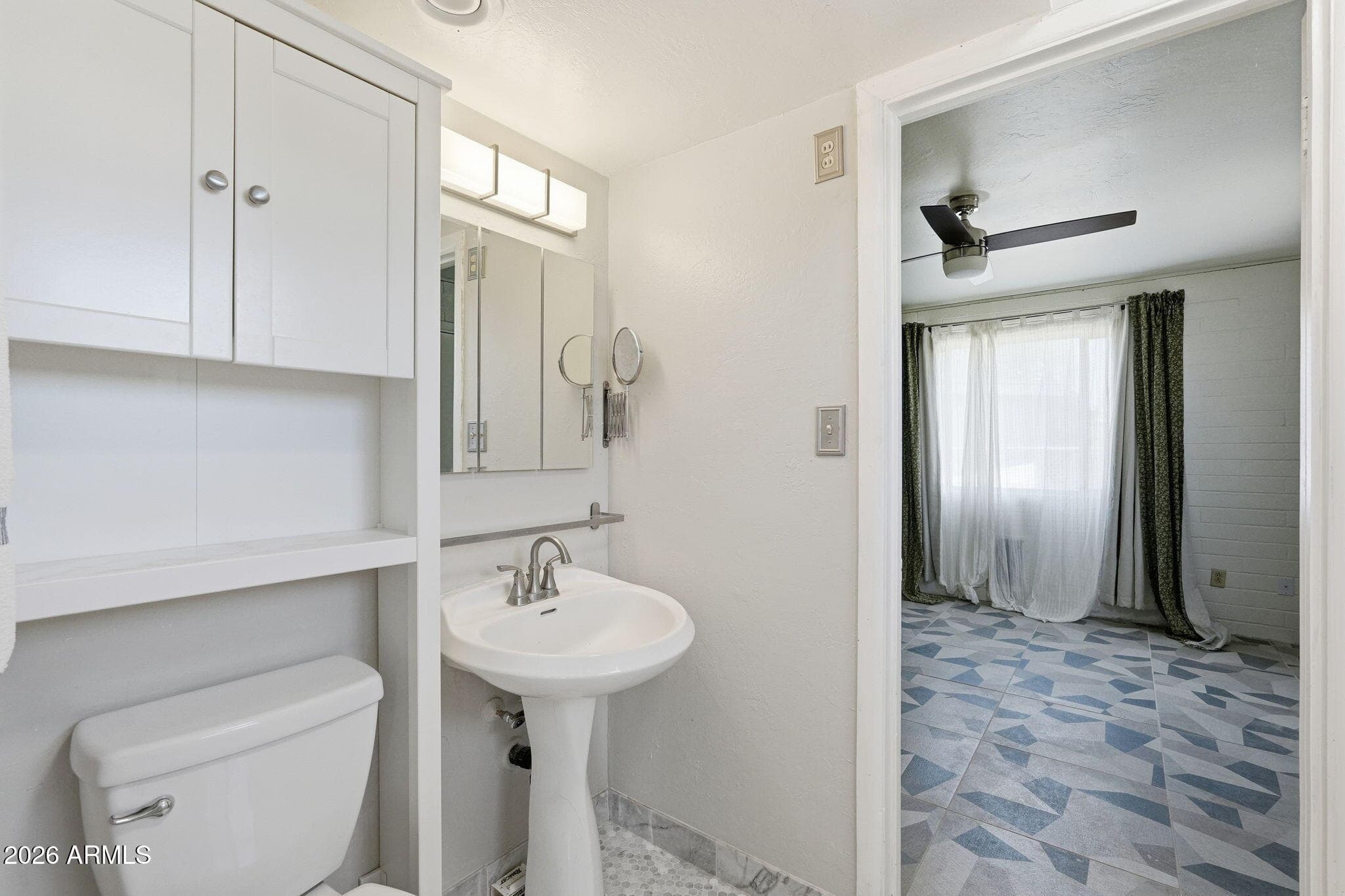 410 W PARKWAY Boulevard, Tempe, AZ 85281 — photo 19 of 46