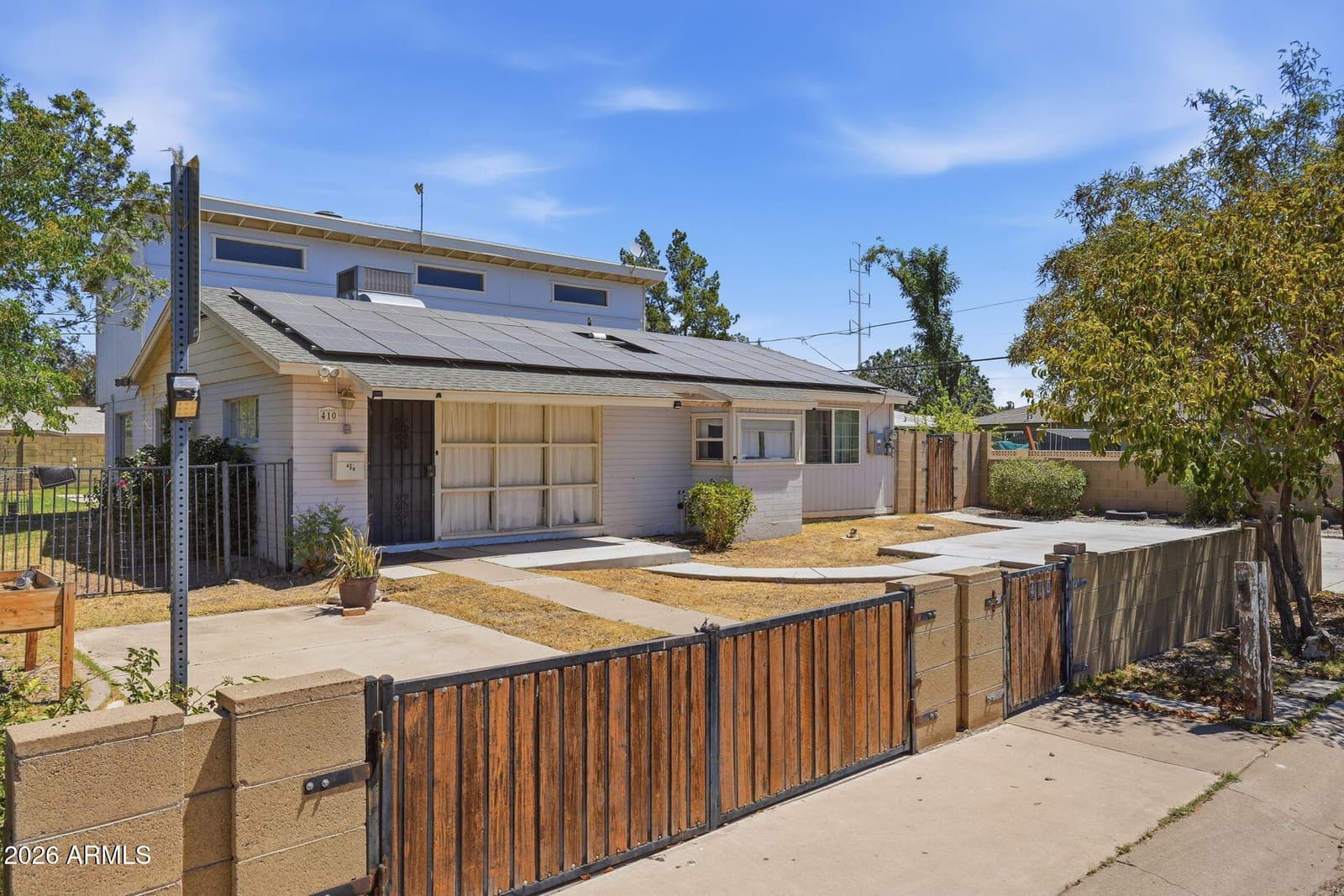 410 W PARKWAY Boulevard, Tempe, AZ 85281 — photo 5 of 46