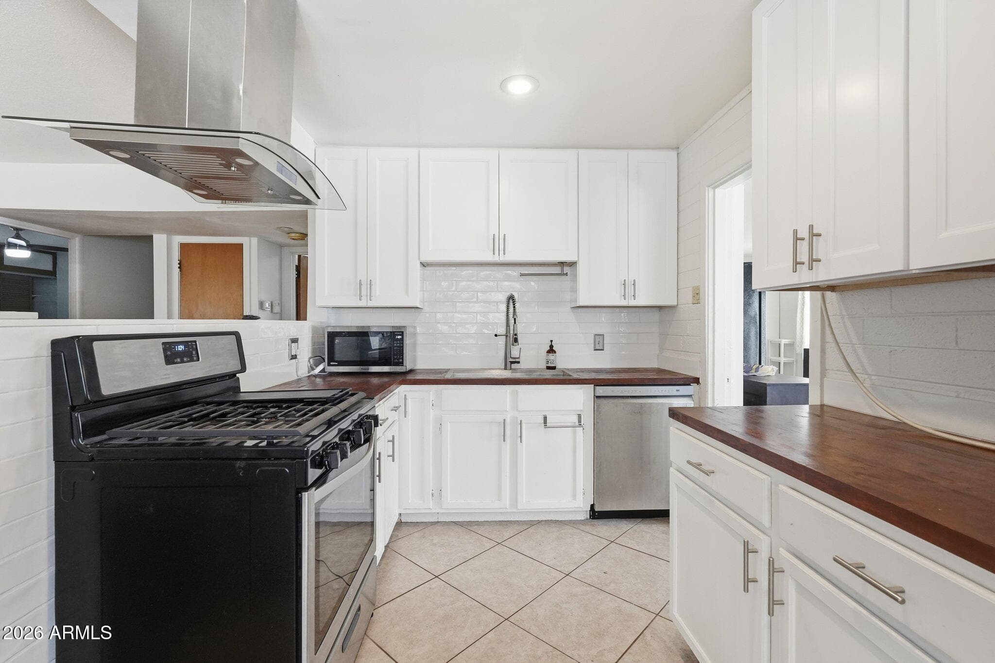 410 W PARKWAY Boulevard, Tempe, AZ 85281 — photo 6 of 46