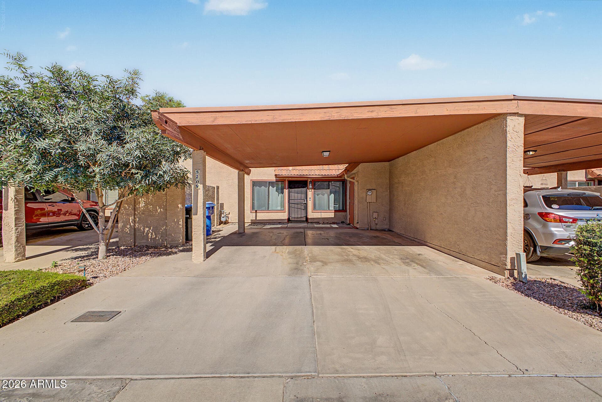 5209 N 18TH Drive, Phoenix, AZ 85015 — photo 3 of 34