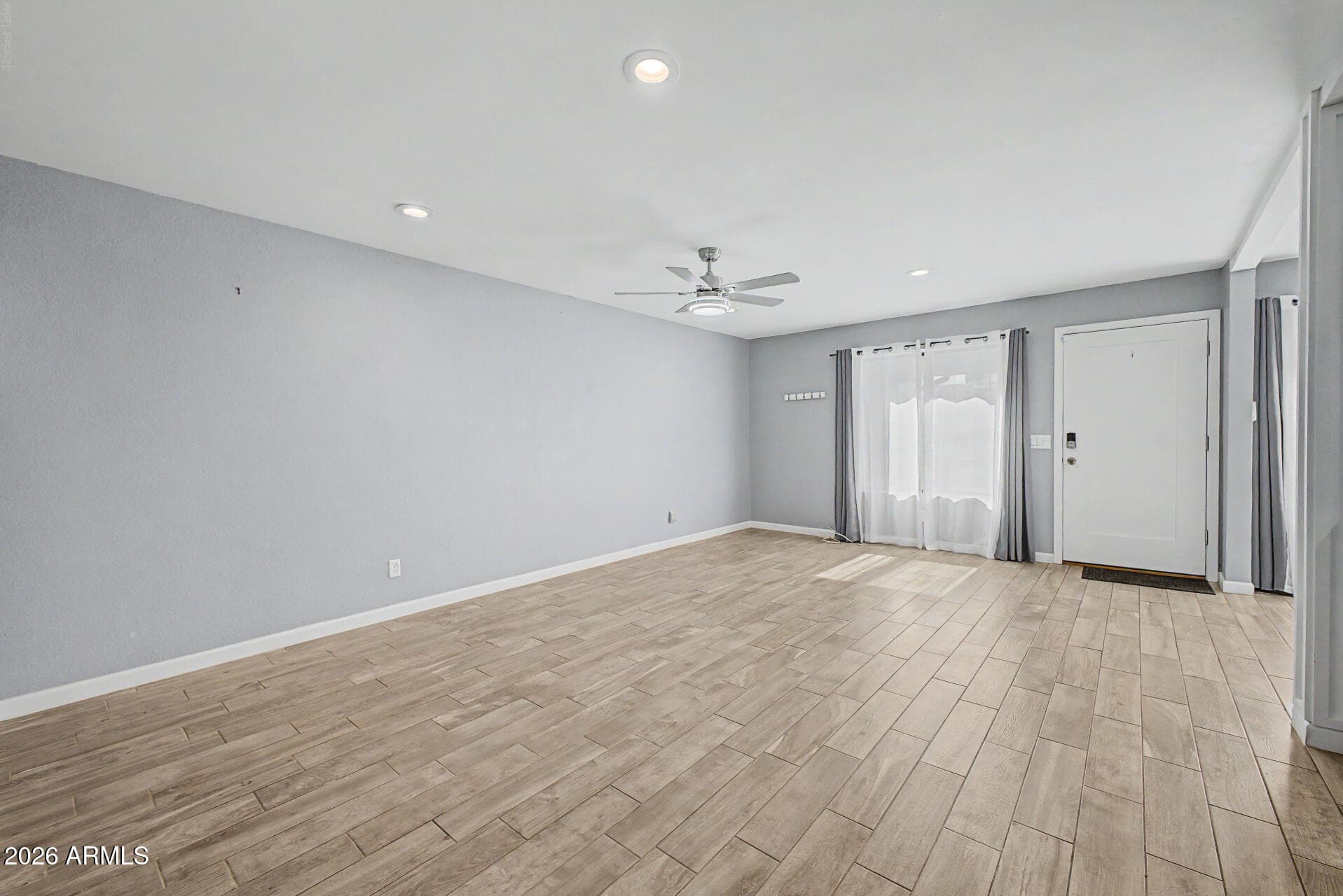 5209 N 18TH Drive, Phoenix, AZ 85015 — photo 11 of 34