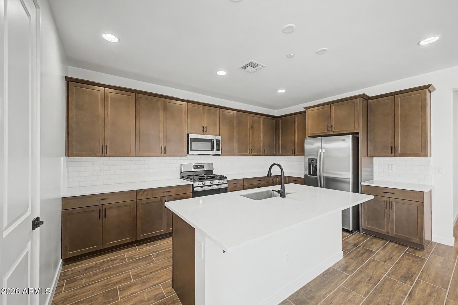 13572 W MAYBERRY Trail, Peoria, AZ 85383 — photo 6 of 39