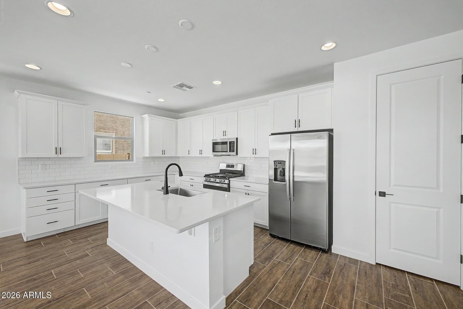 13596 W MAYBERRY Trail, Peoria, AZ 85383 — photo 3 of 33