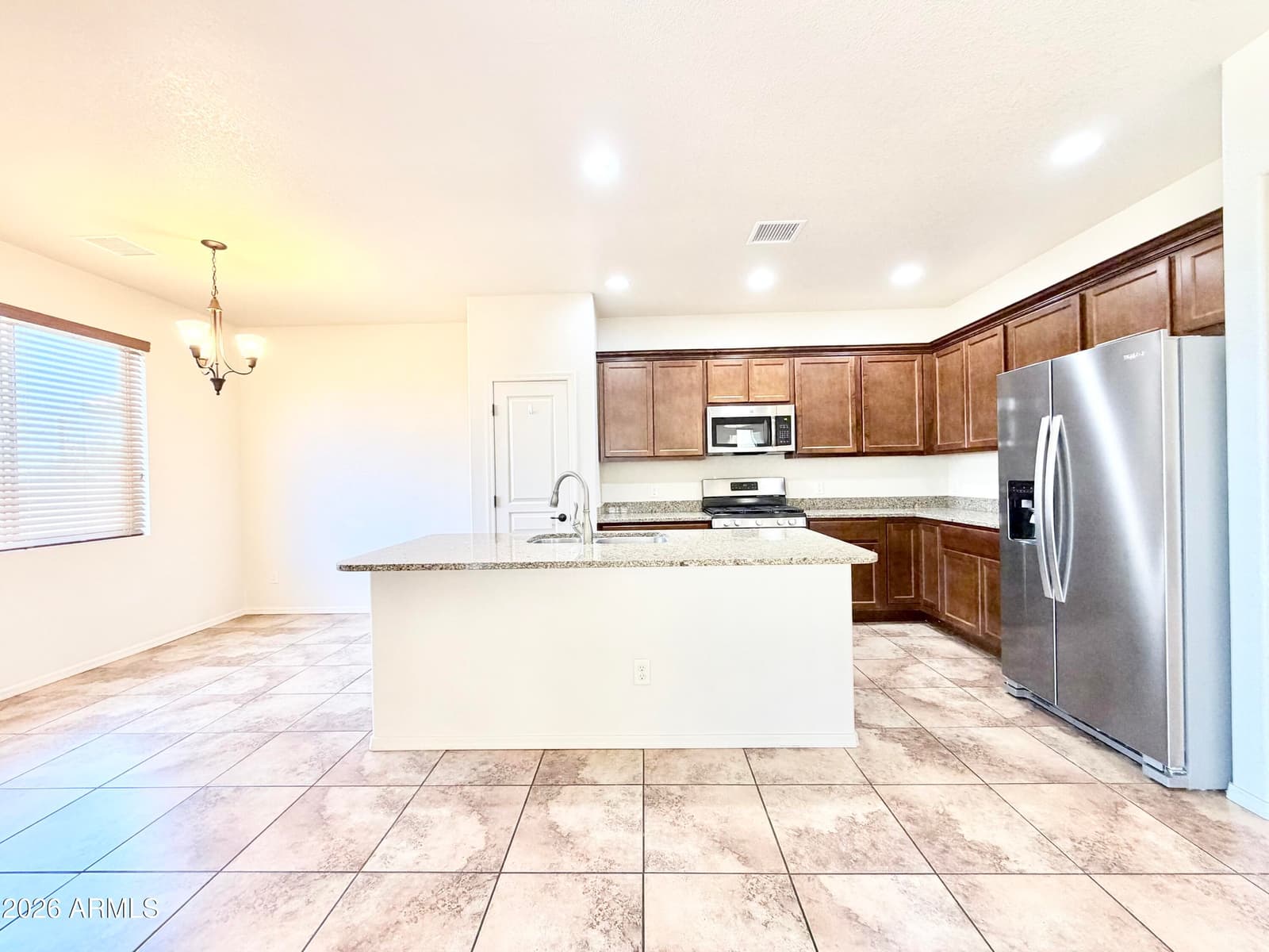 269 BAINBRIDGE Drive, Sierra Vista, AZ 85635 — photo 4 of 45