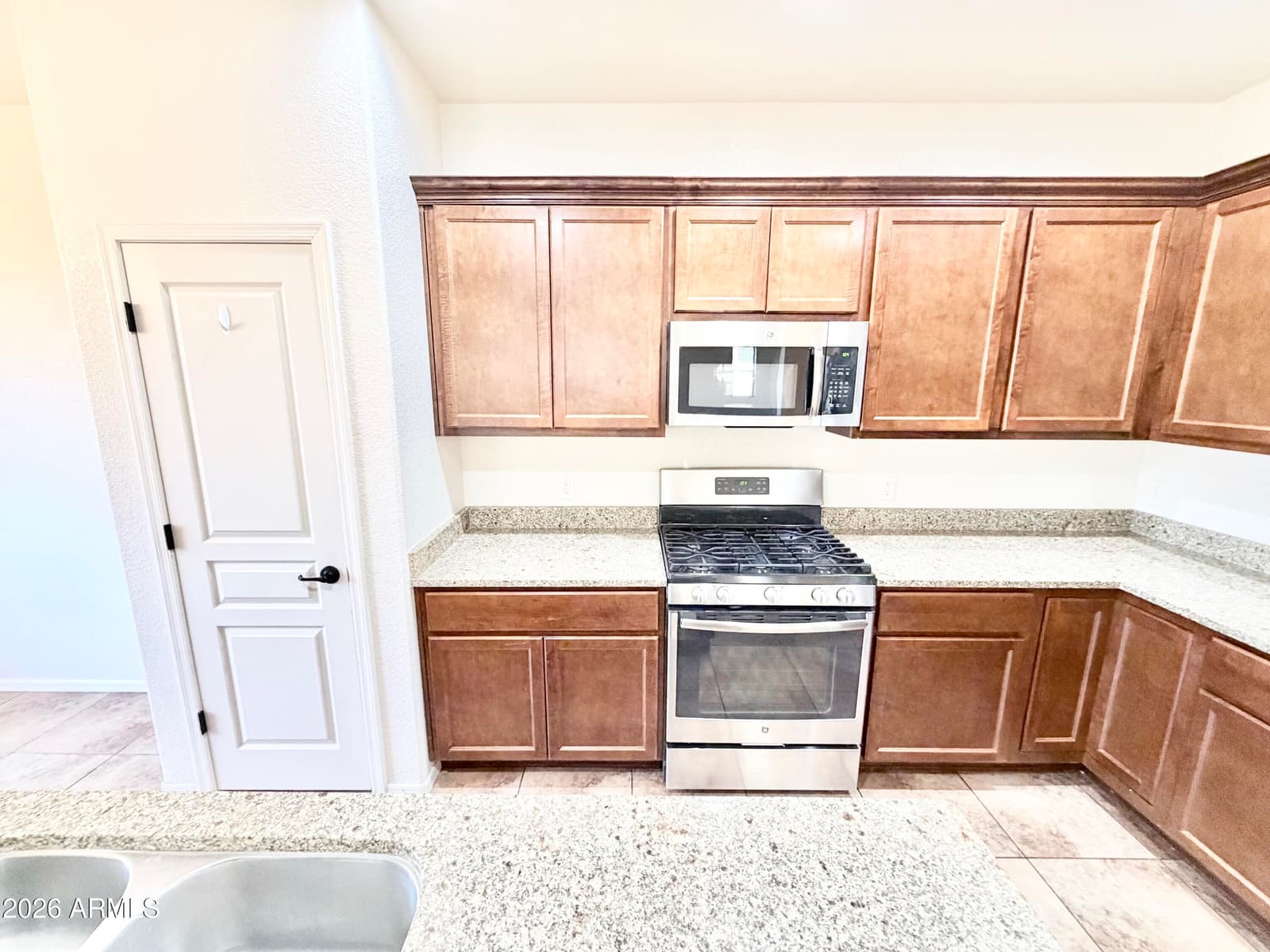 269 BAINBRIDGE Drive, Sierra Vista, AZ 85635 — photo 6 of 45