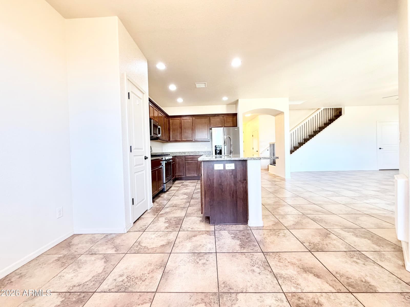 269 BAINBRIDGE Drive, Sierra Vista, AZ 85635 — photo 7 of 45