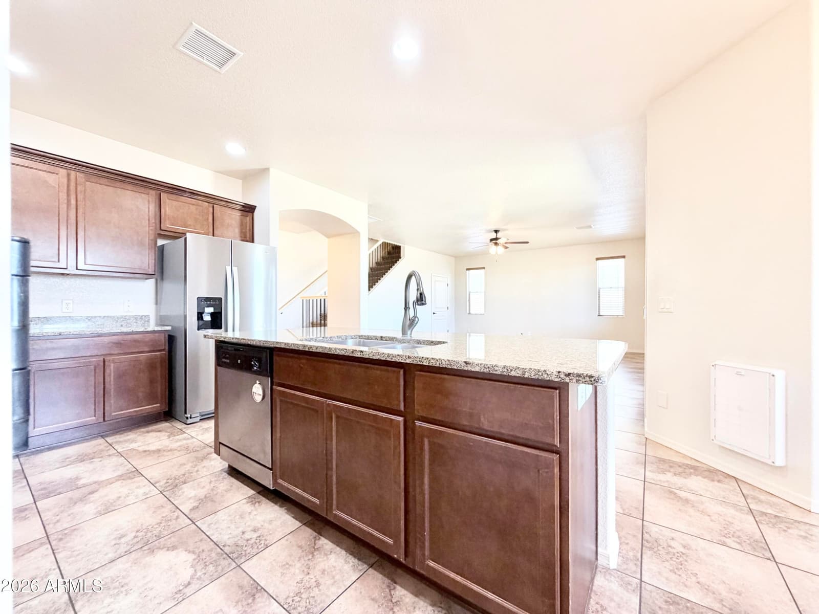 269 BAINBRIDGE Drive, Sierra Vista, AZ 85635 — photo 9 of 45