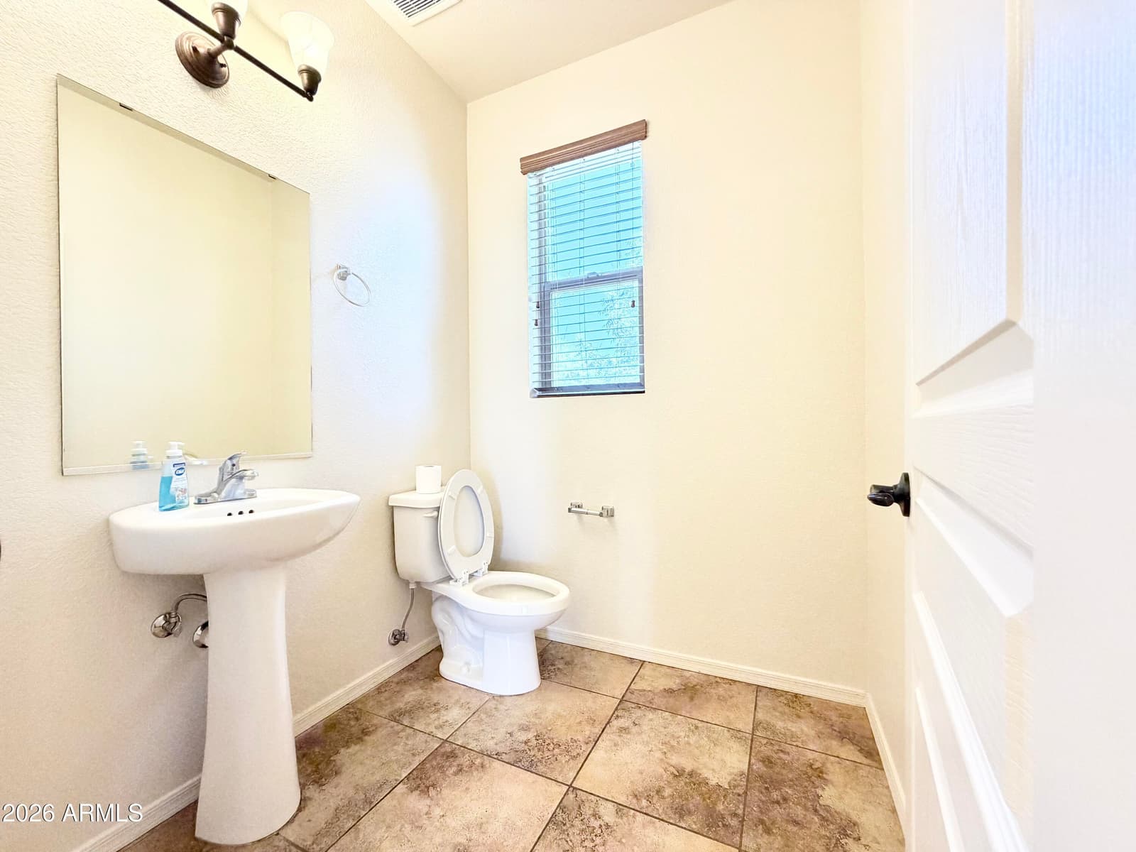 269 BAINBRIDGE Drive, Sierra Vista, AZ 85635 — photo 17 of 45