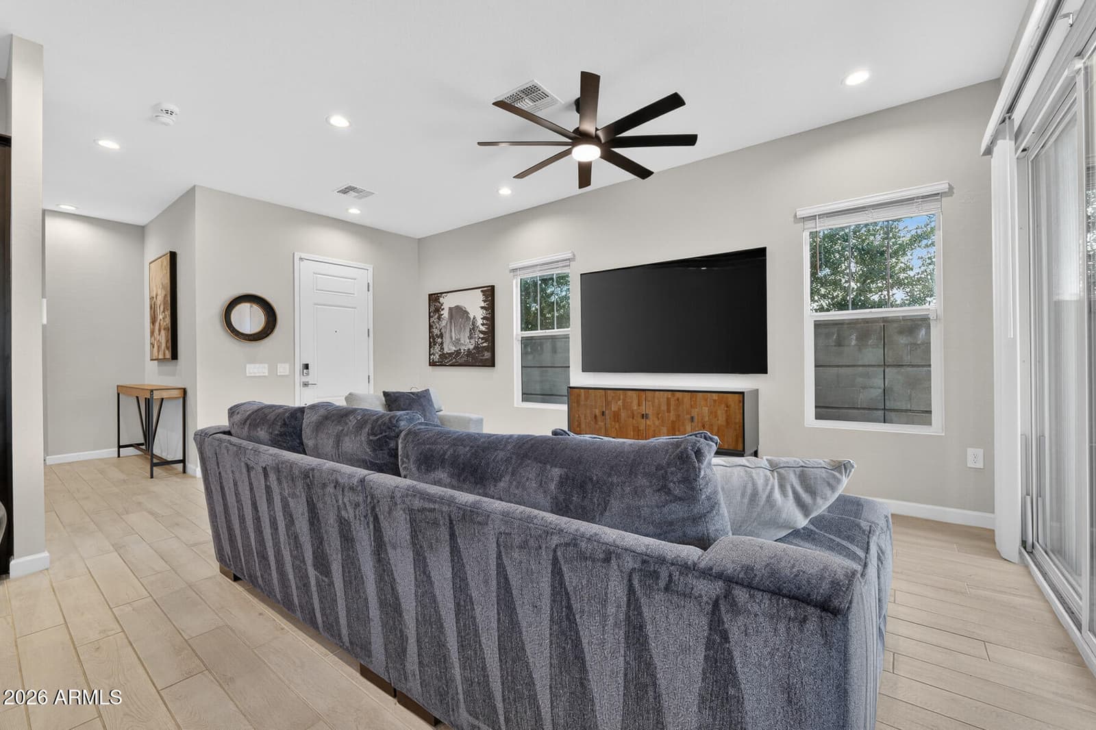 4840 E VILLAGE Drive, Scottsdale, AZ 85254 — photo 13 of 50