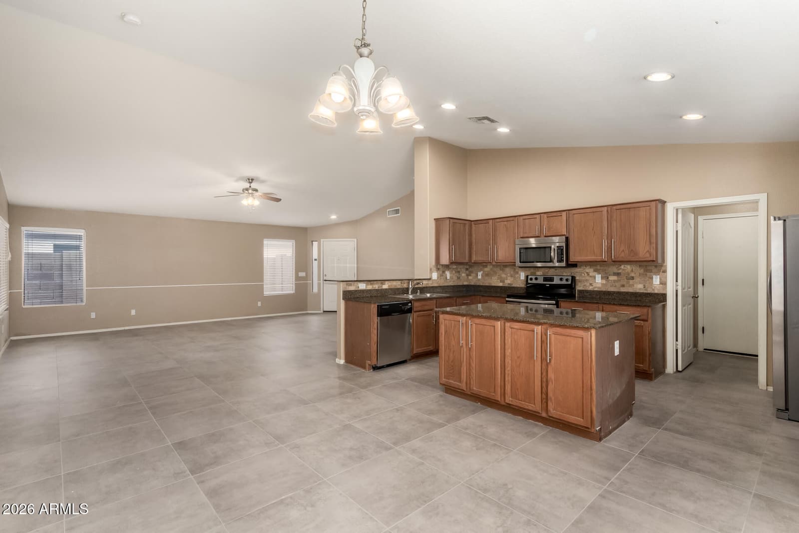 16214 W YOUNG Street, Surprise, AZ 85374 — photo 11 of 38