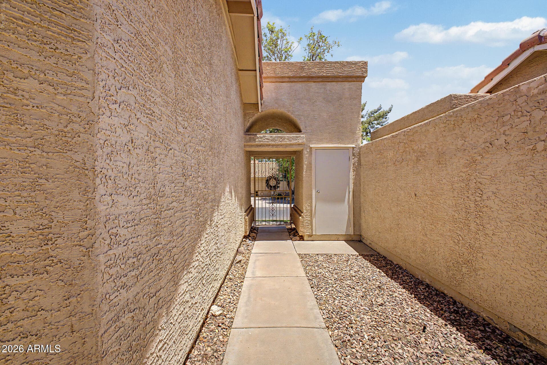 6776 S WILSON Street, Tempe, AZ 85283 — photo 5 of 32
