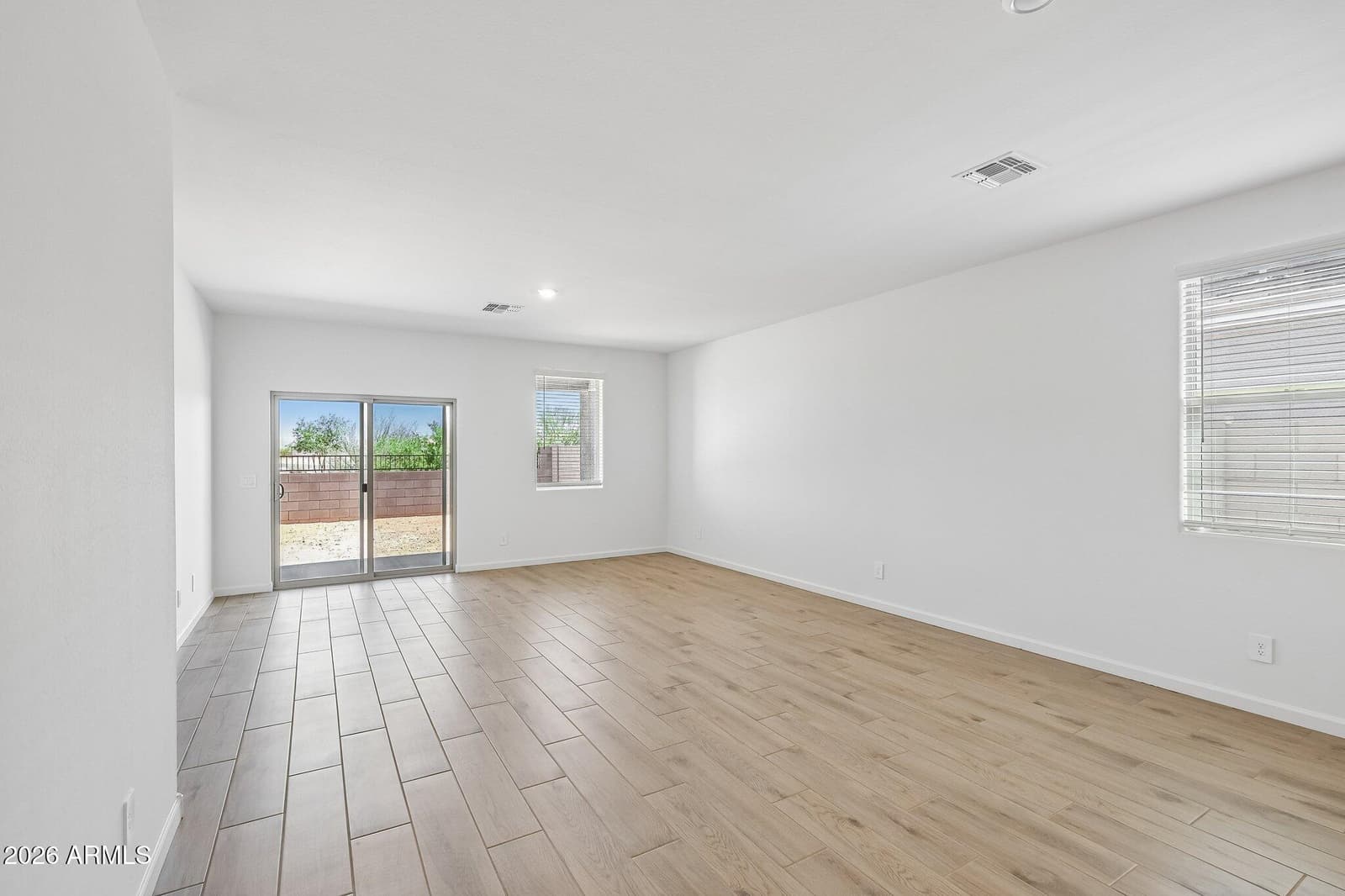 18130 W LA SENDA Drive, Surprise, AZ 85387 — photo 4 of 45