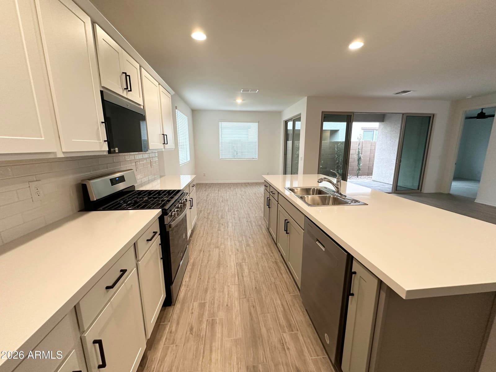 9354 E SPIRAL Avenue, Mesa, AZ 85212 — photo 8 of 32