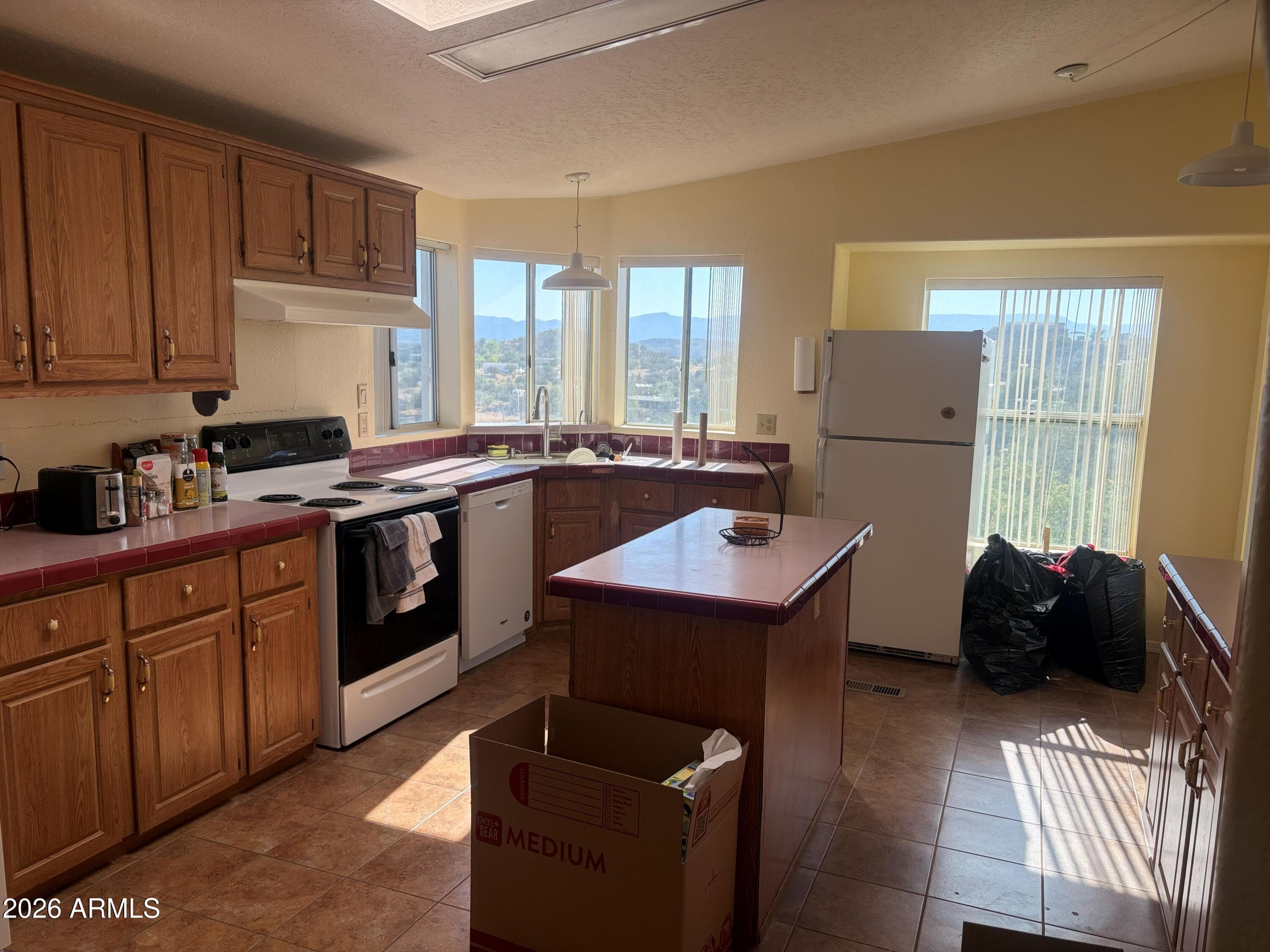 4540 N DRIFTING SANDS Road, Rimrock, AZ 86335 — photo 4 of 55