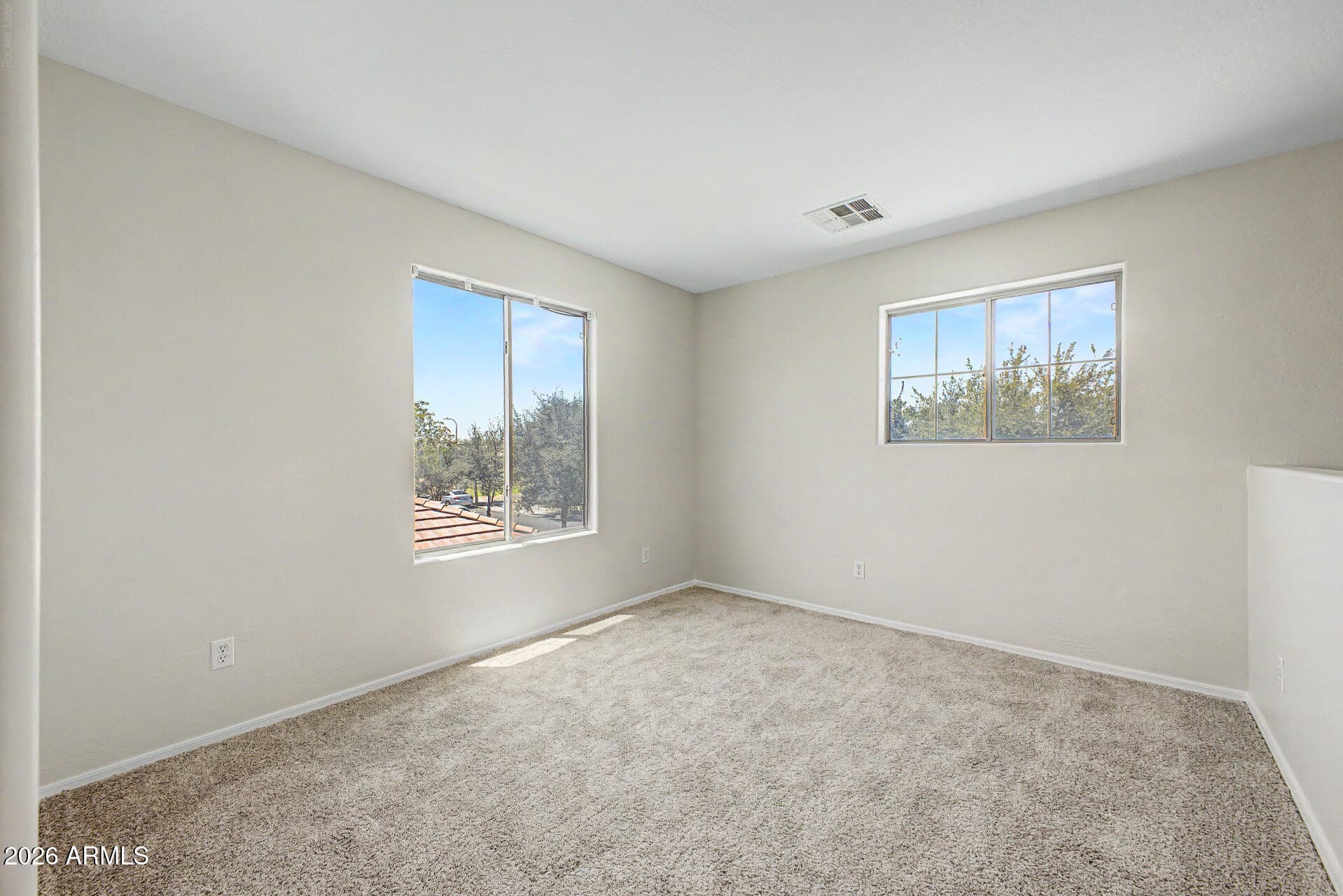 7309 W CROWN KING Road, Phoenix, AZ 85043 — photo 14 of 32
