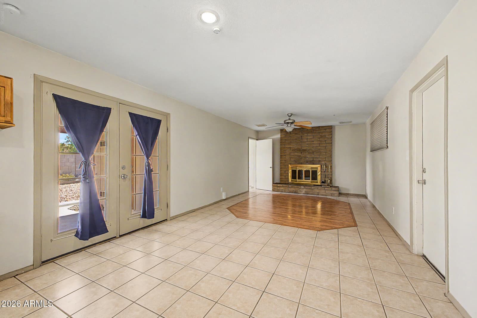 1063 E LOYOLA Drive, Tempe, AZ 85282 — photo 10 of 37