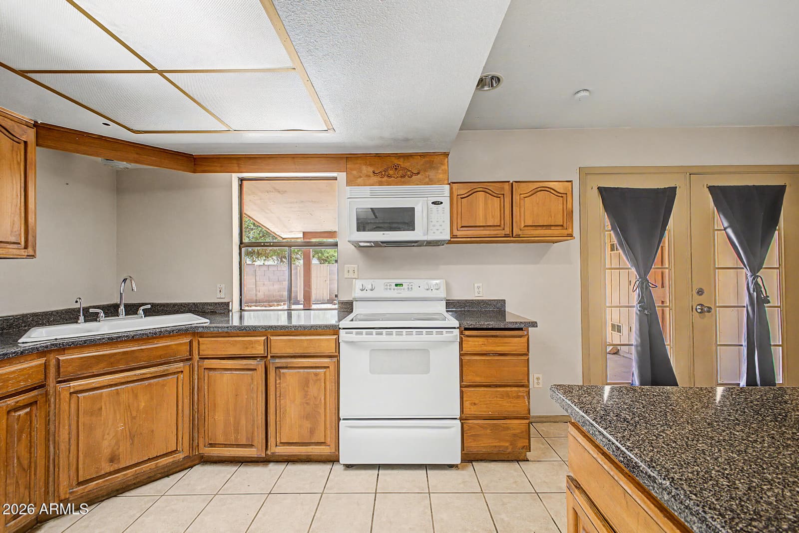 1063 E LOYOLA Drive, Tempe, AZ 85282 — photo 17 of 37