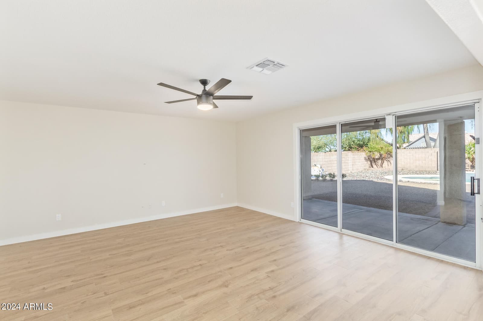 1018 W Kings Avenue, Phoenix, AZ 85023 — photo 13 of 37