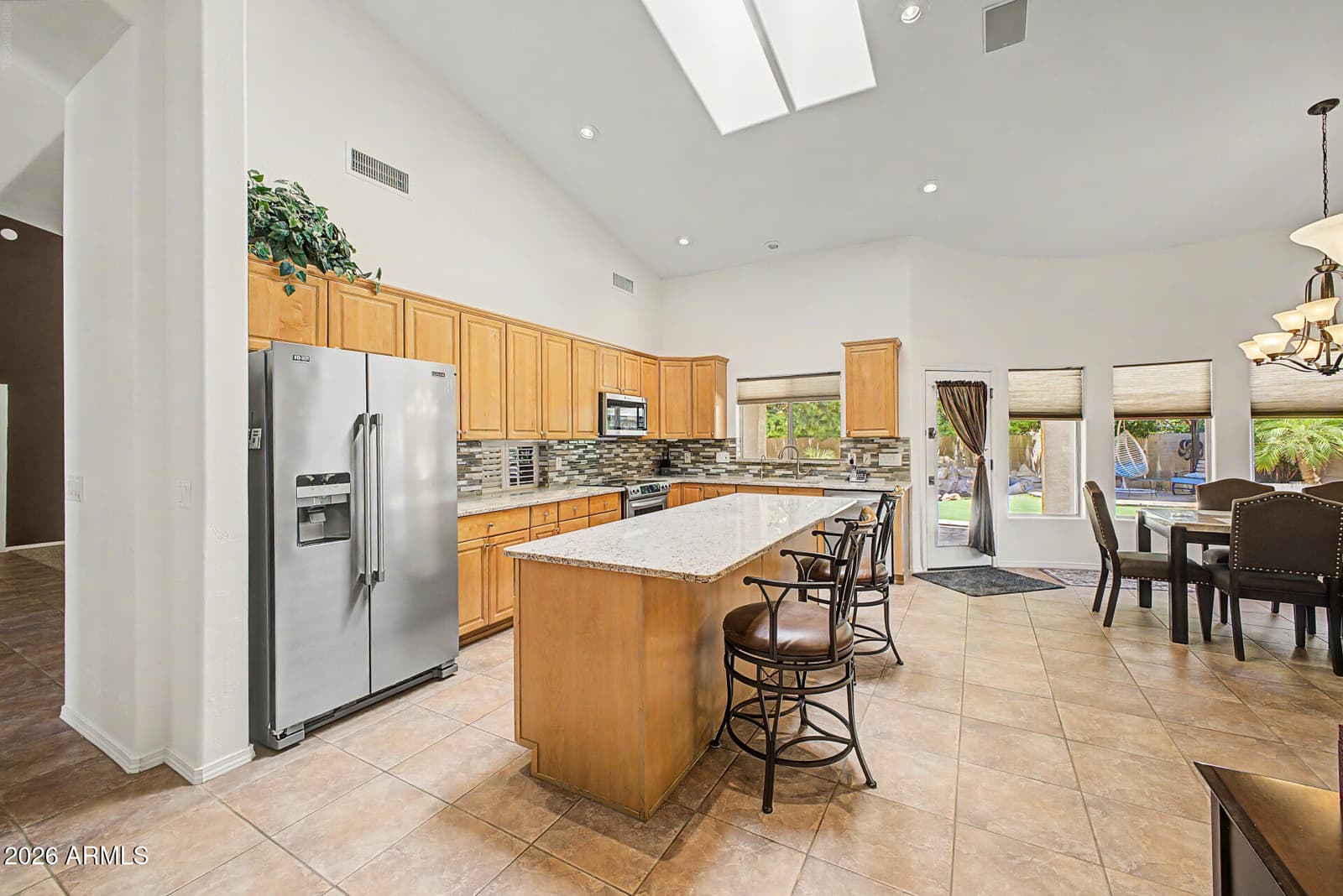1934 E EVERETT Drive, Phoenix, AZ 85022 — photo 13 of 39