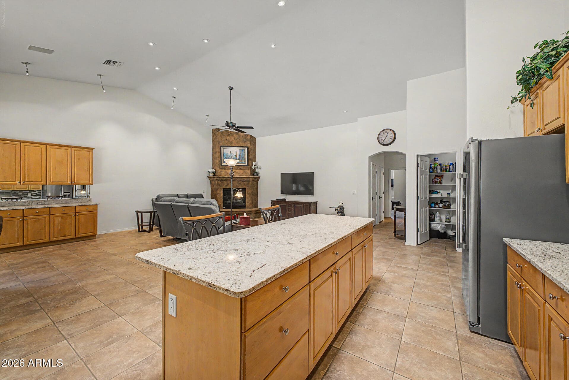1934 E EVERETT Drive, Phoenix, AZ 85022 — photo 15 of 39