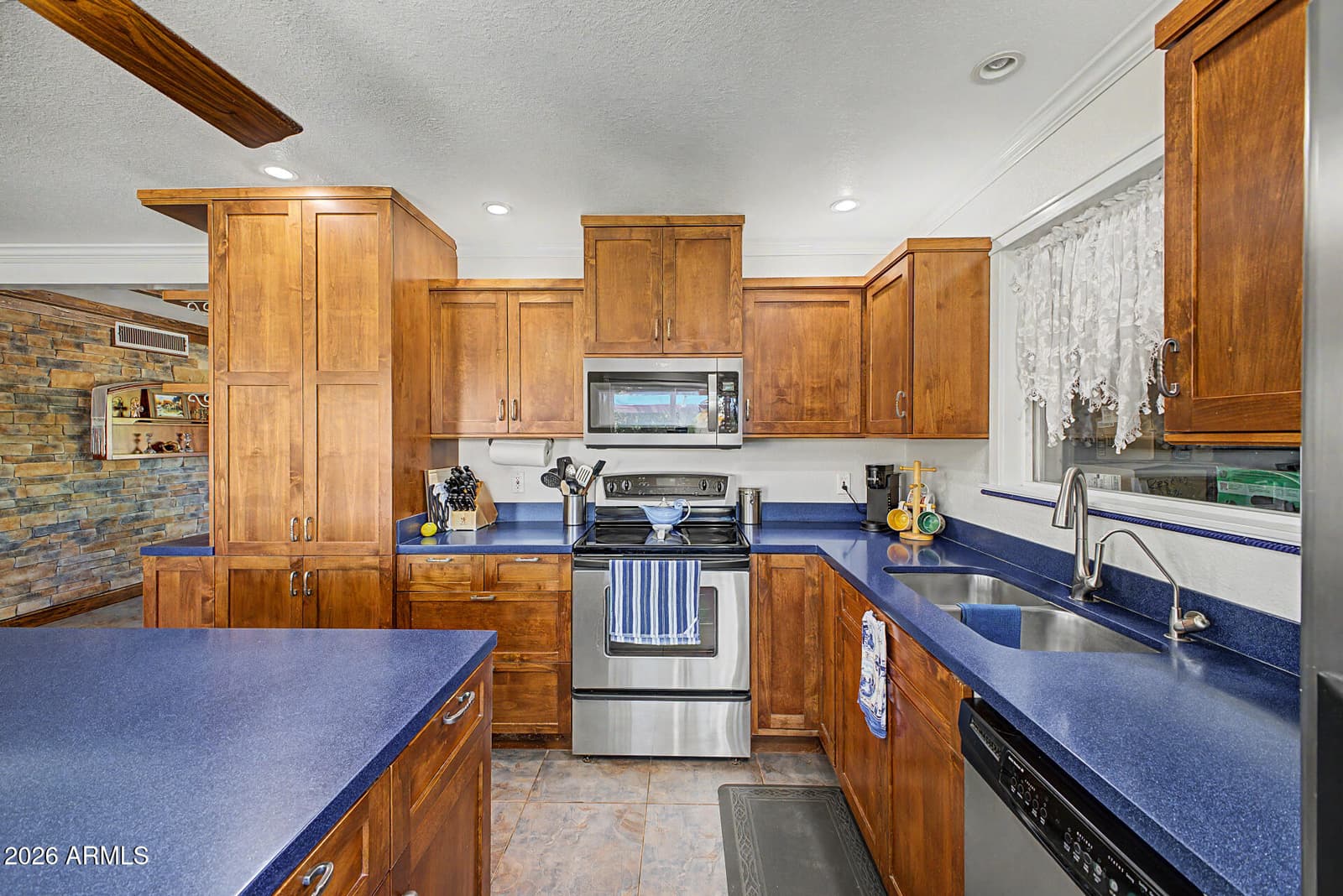 914 E 9TH Street, Mesa, AZ 85203 — photo 5 of 26