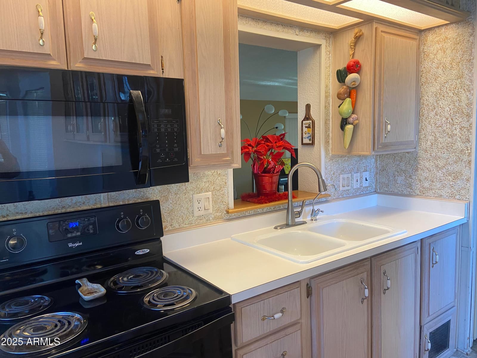 2024 S WALLA WALLA Circle, Apache Junction, AZ 85119 — photo 4 of 43