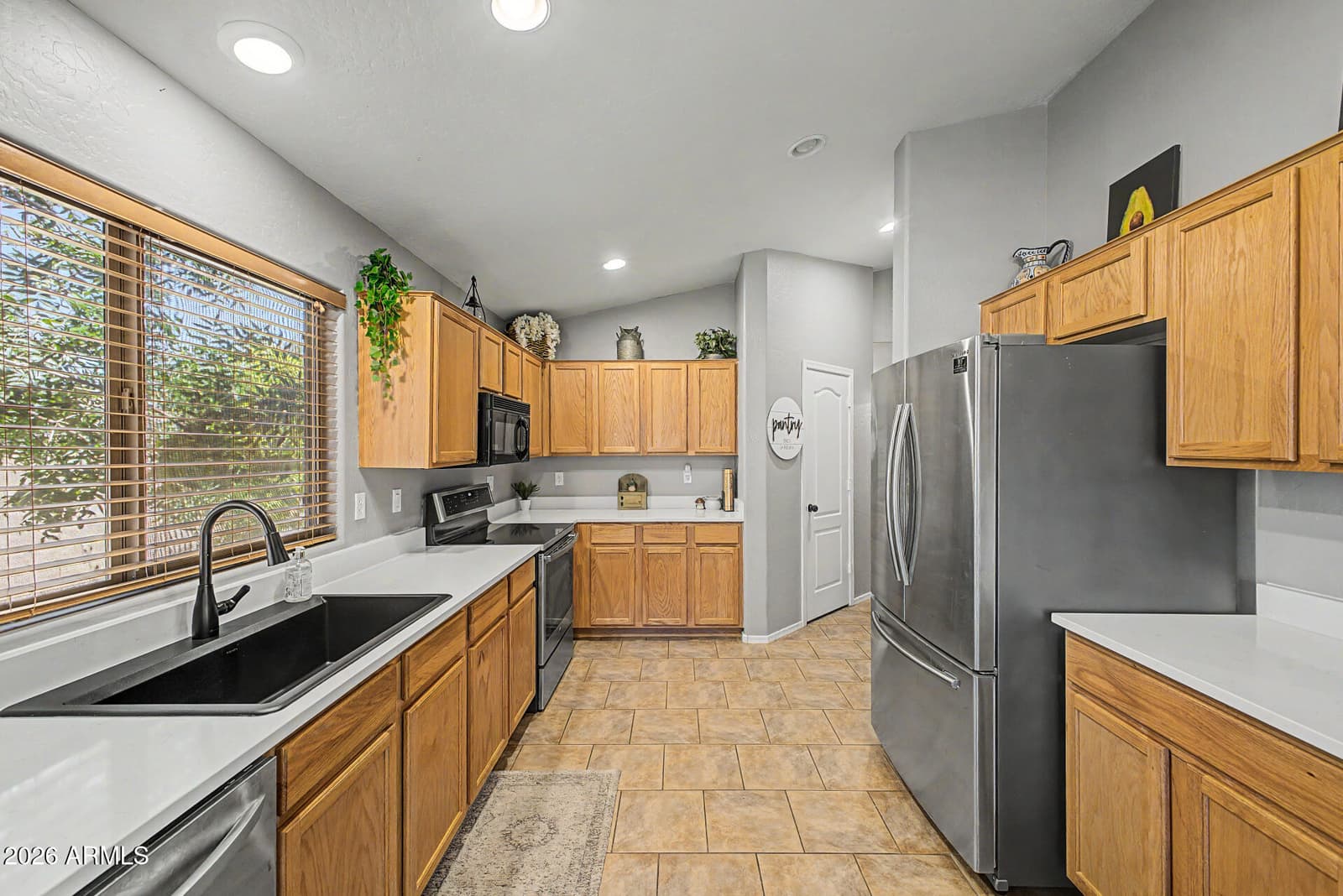2265 W SUNSHINE BUTTE Drive, San Tan Valley, AZ 85144 — photo 11 of 34