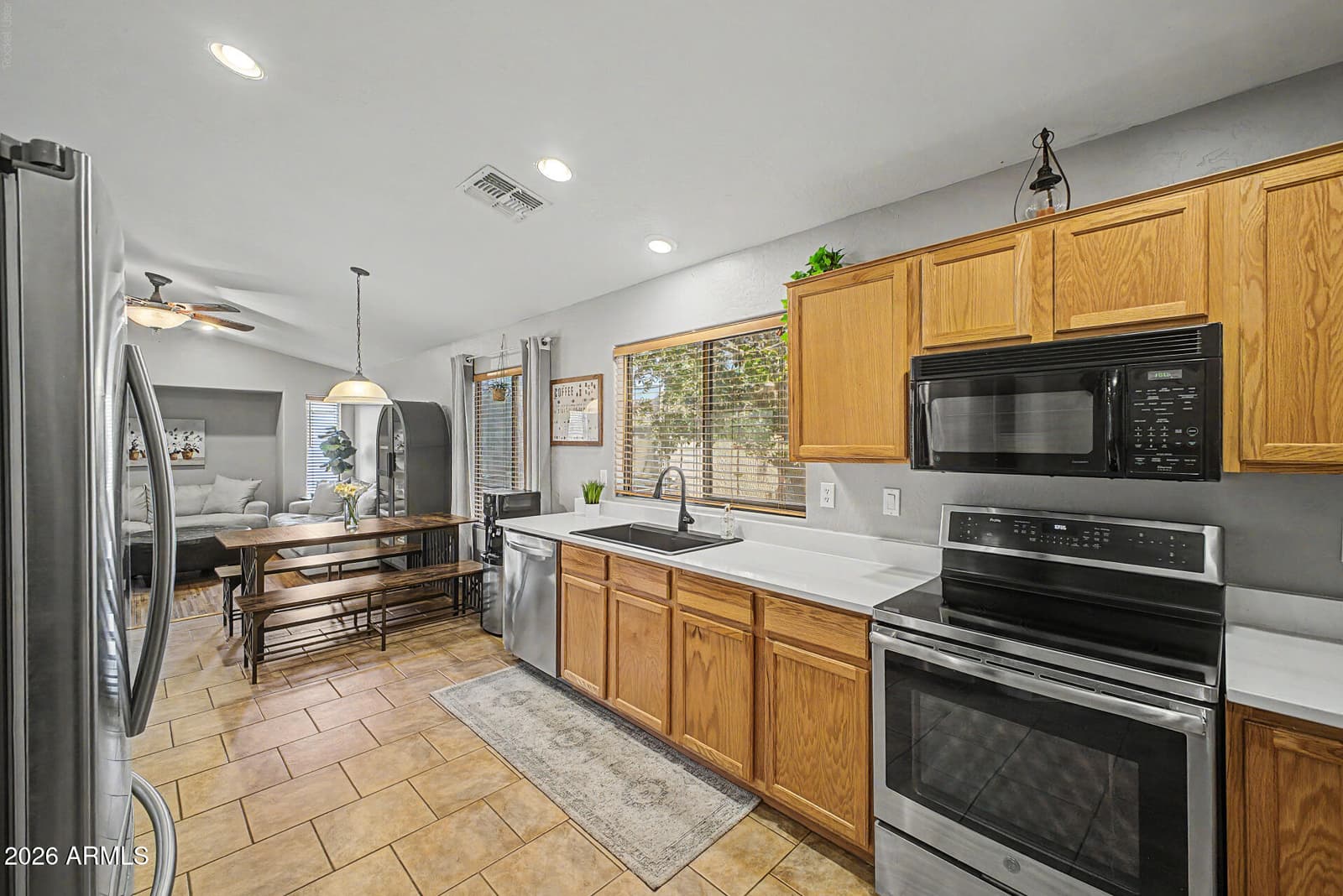 2265 W SUNSHINE BUTTE Drive, San Tan Valley, AZ 85144 — photo 12 of 34
