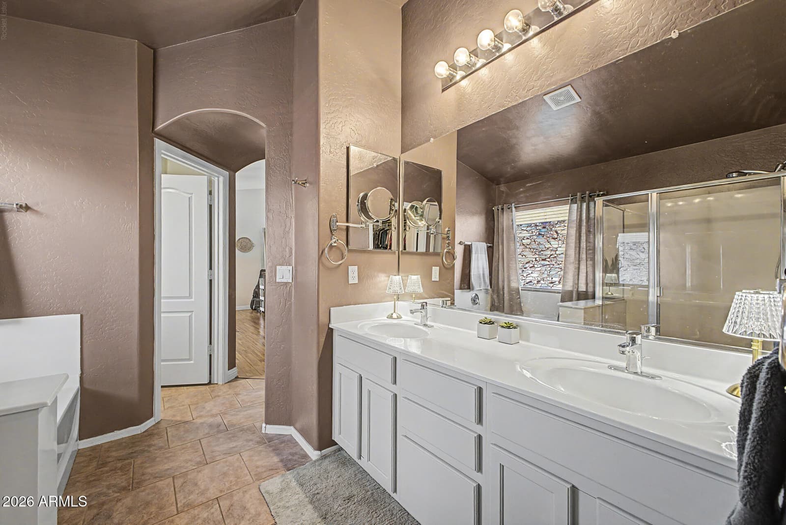 2265 W SUNSHINE BUTTE Drive, San Tan Valley, AZ 85144 — photo 16 of 34