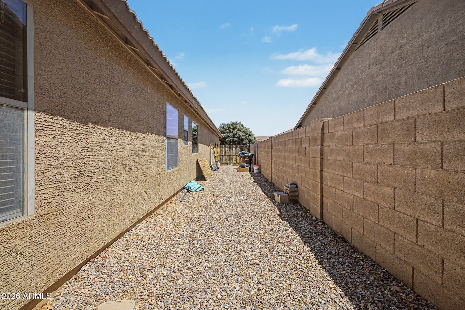 2265 W SUNSHINE BUTTE Drive, San Tan Valley, AZ 85144 — photo 28 of 34