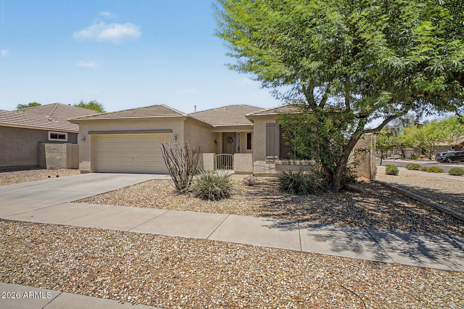 13534 W PORT ROYALE Lane, Surprise, AZ 85379 — photo 3 of 36