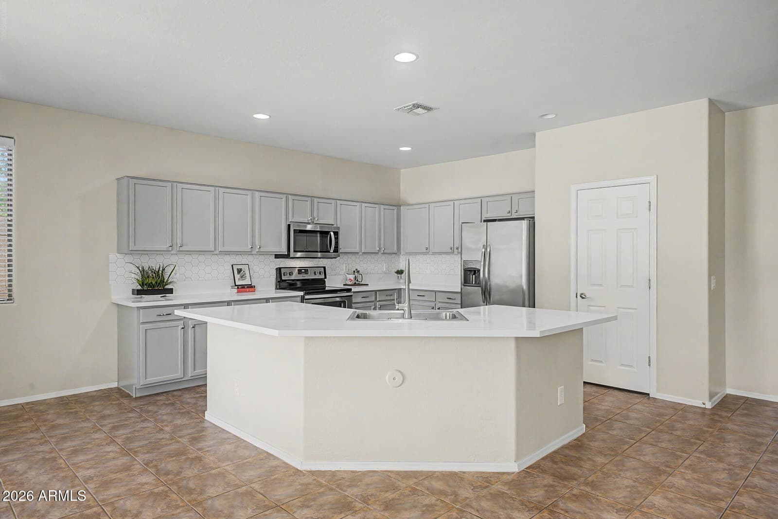13534 W PORT ROYALE Lane, Surprise, AZ 85379 — photo 8 of 36